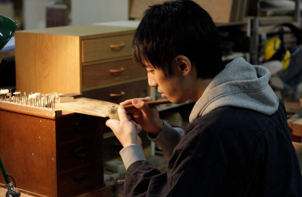 在北國大地上用木料組出昆蟲之愛——立體木象嵌作家福田亨